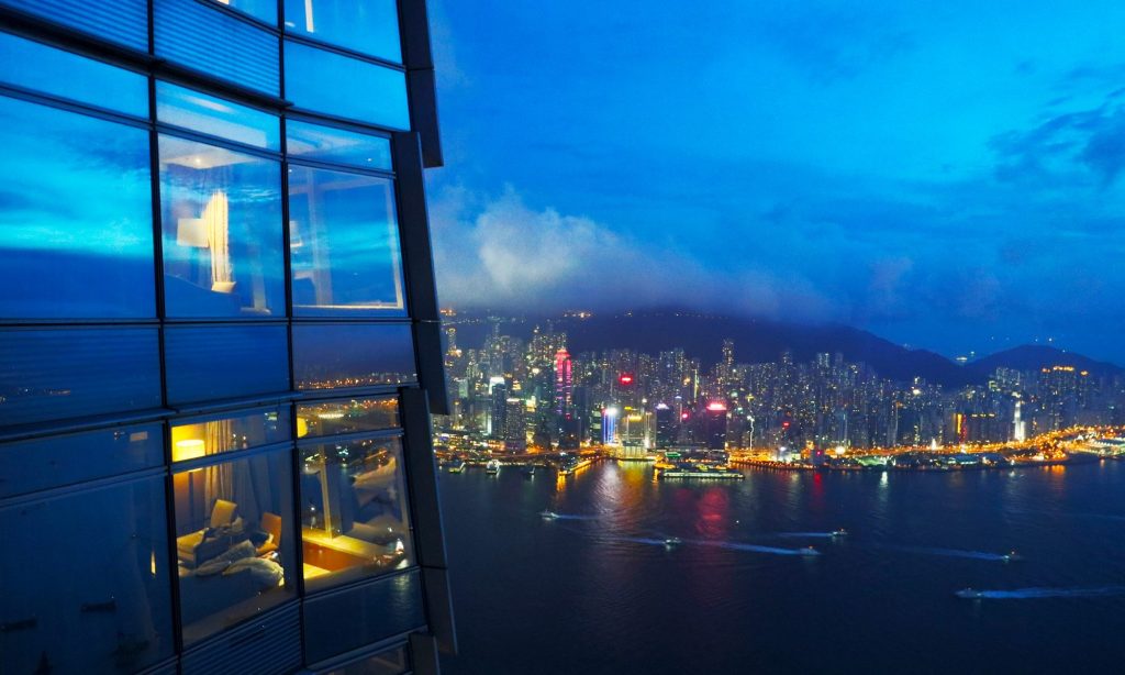 Menjelajahi Commerce Center Hotel Ritz-Carlton di Hong Kong